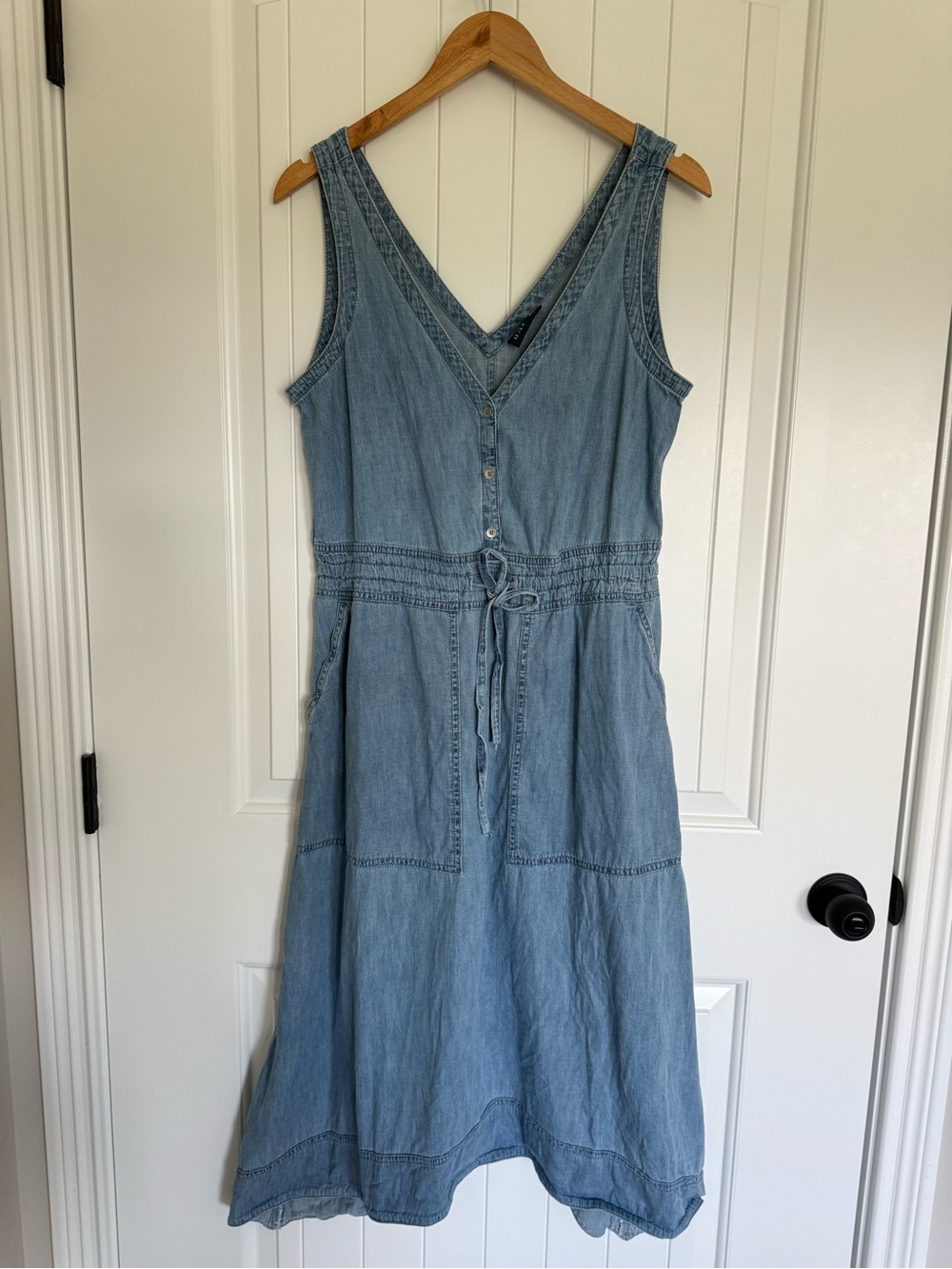 GAP Chambray Denim Midi Dress Medium Blue Sleeveless V-Neck Drawstring Tie Waist